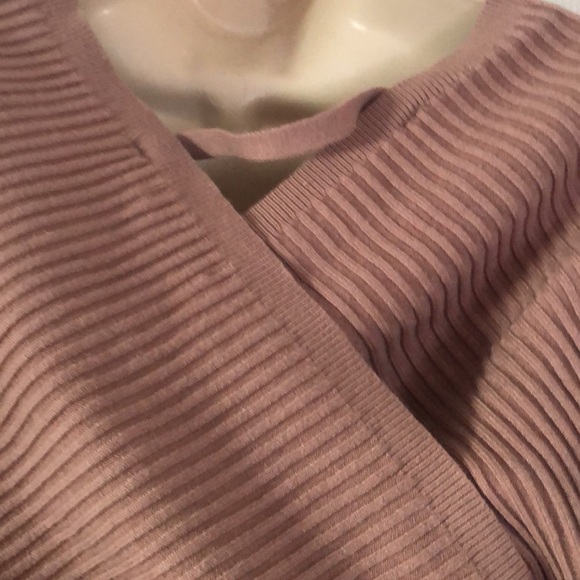 Woman’s ribbed fall crisscrossed cropped mauve bodycon ribbed top - Picture 12 of 13